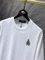 Cross Charm Spray Print Horseshoe White T-Shirt - Image 5